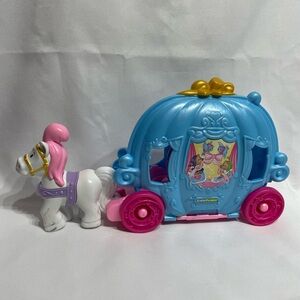 Fisher-Price Little People Disney Princess Cinderella's Dancing Carriage, a 2-in